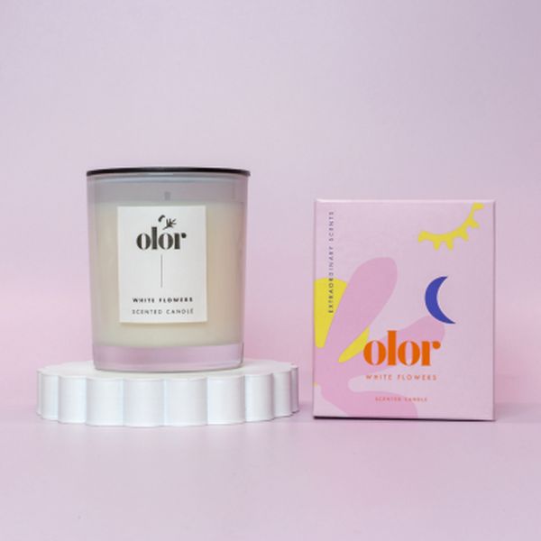 Olor White Flowers Classic Candle